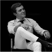 Me puedo adaptar a cualquier cosa -siempre he tenido buenas notas tanto en la ESO como en Bachiller-, pero lo que más me apasiona es ayudar a pensar a los jóvenes y hacerles ver la necesidad de filosofar y adquirir cultura y valores.
Se me dan particular